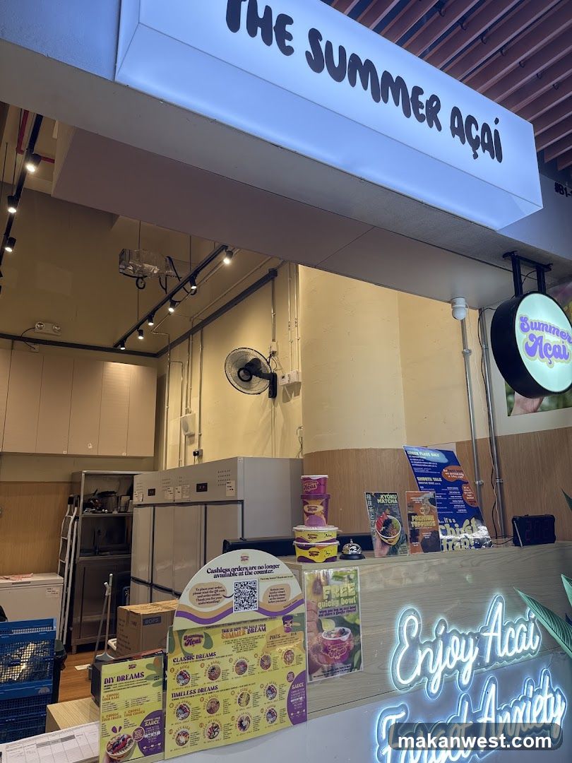 The Summer Açaí Interior View