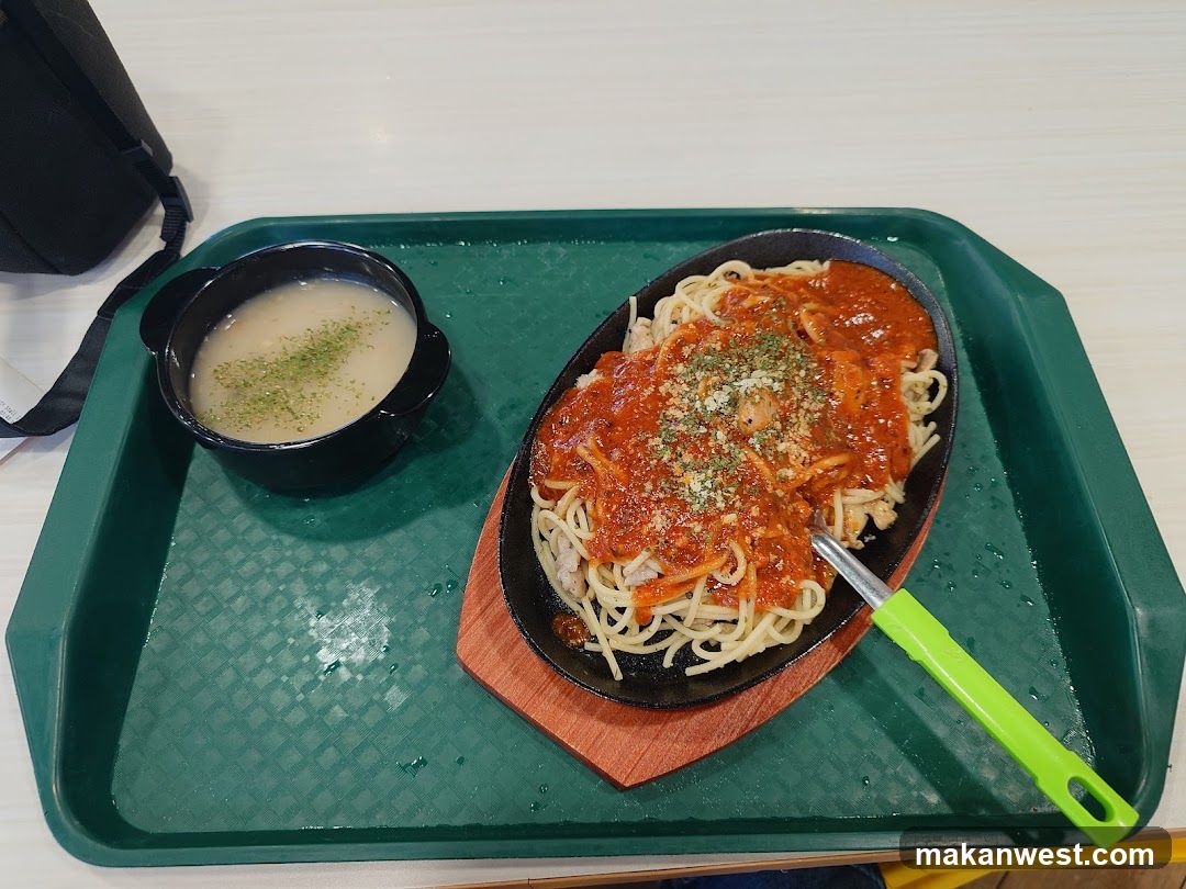 Spaghetti and Soup Meal