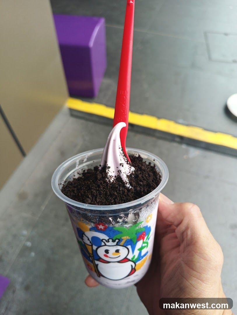 Soft Serve Dessert with Cookie Crumbs