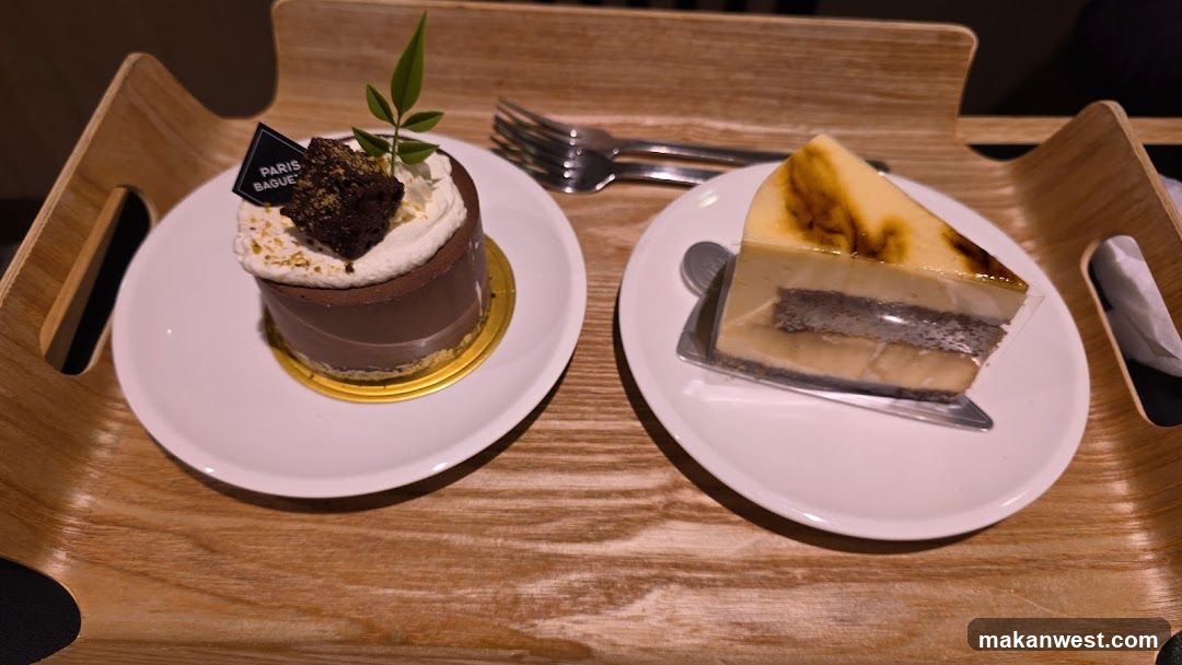 Dessert Platter with Two Cakes