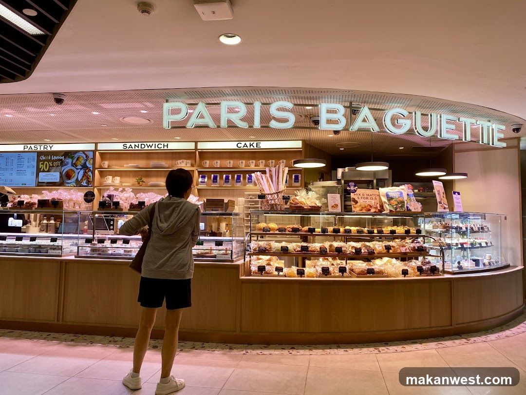 Paris Baguette Interior View
