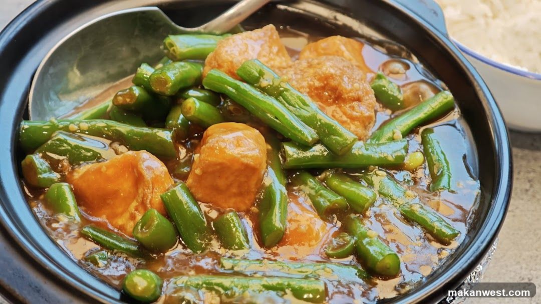Stir-fried Green Beans with Tofu in Clay Pot