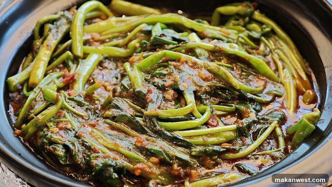 Stir-fried Water Spinach with Garlic Sauce