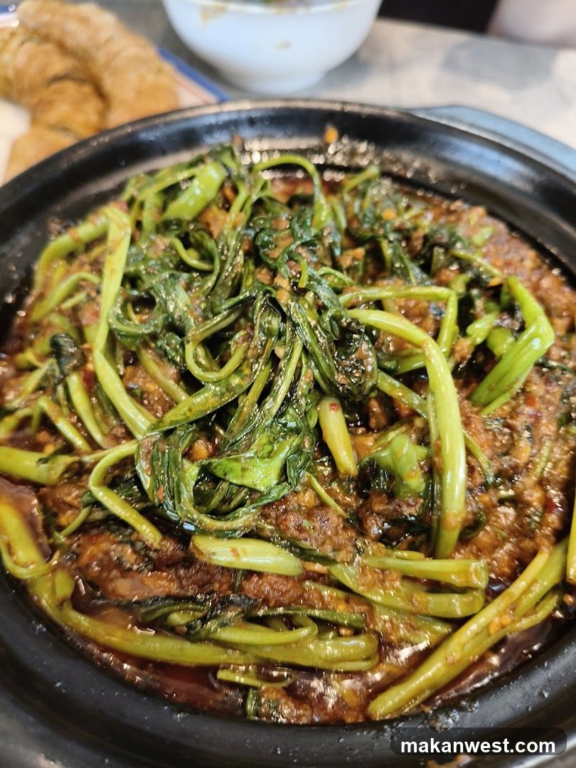 Stir-fried Greens in Clay Pot