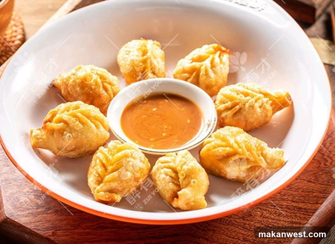 Fried Dumplings with Sauce