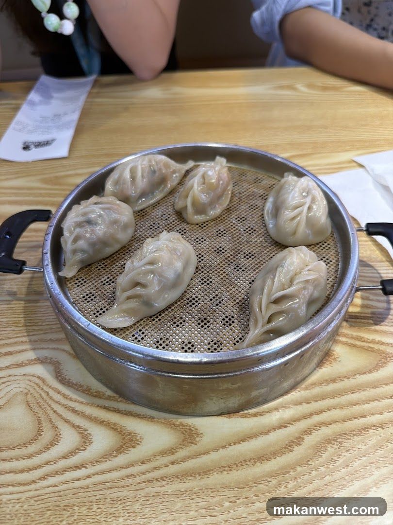 Steamed Dumplings in a Basket