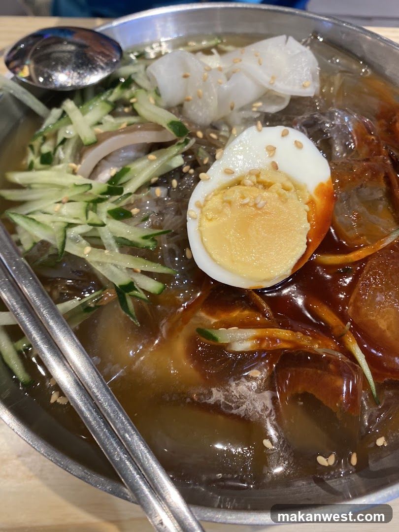 Bowl of Cold Noodles with Egg and Cucumber