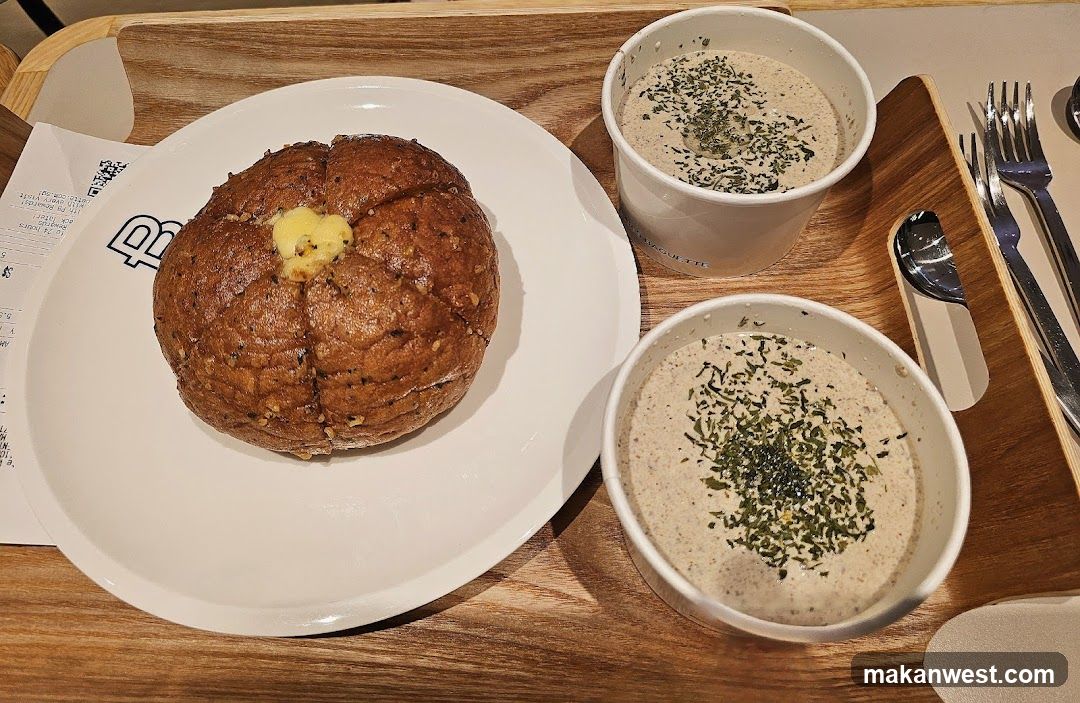 Bread and Soup Meal