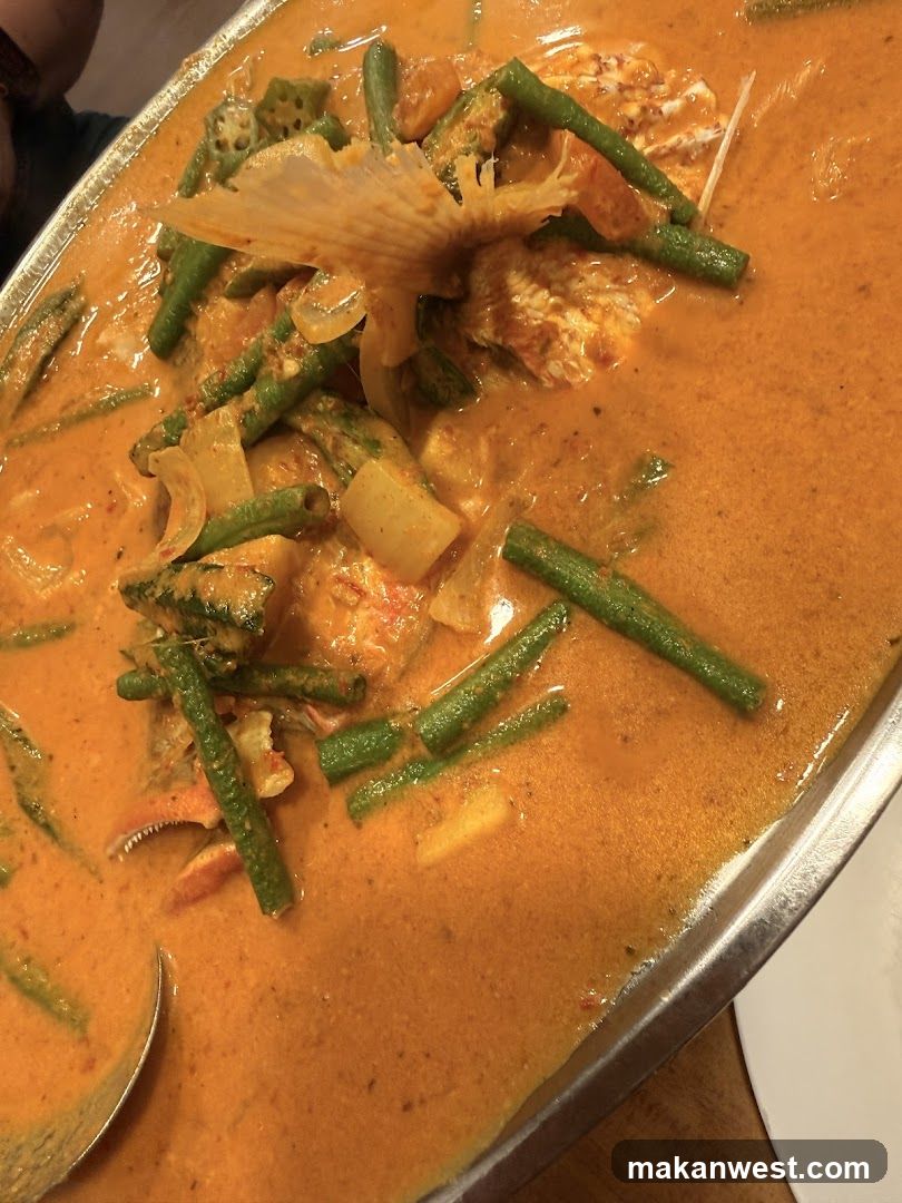 Curry Dish with Green Beans and Shrimp