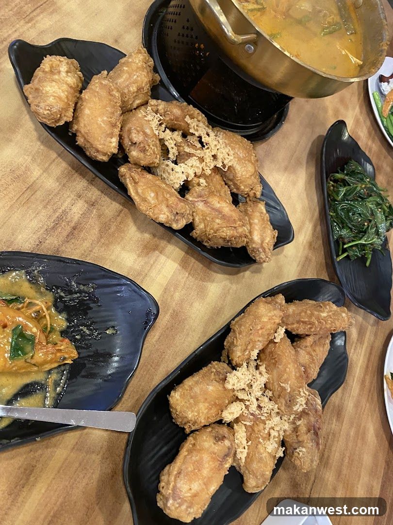 Fried Chicken and Hot Pot Meal
