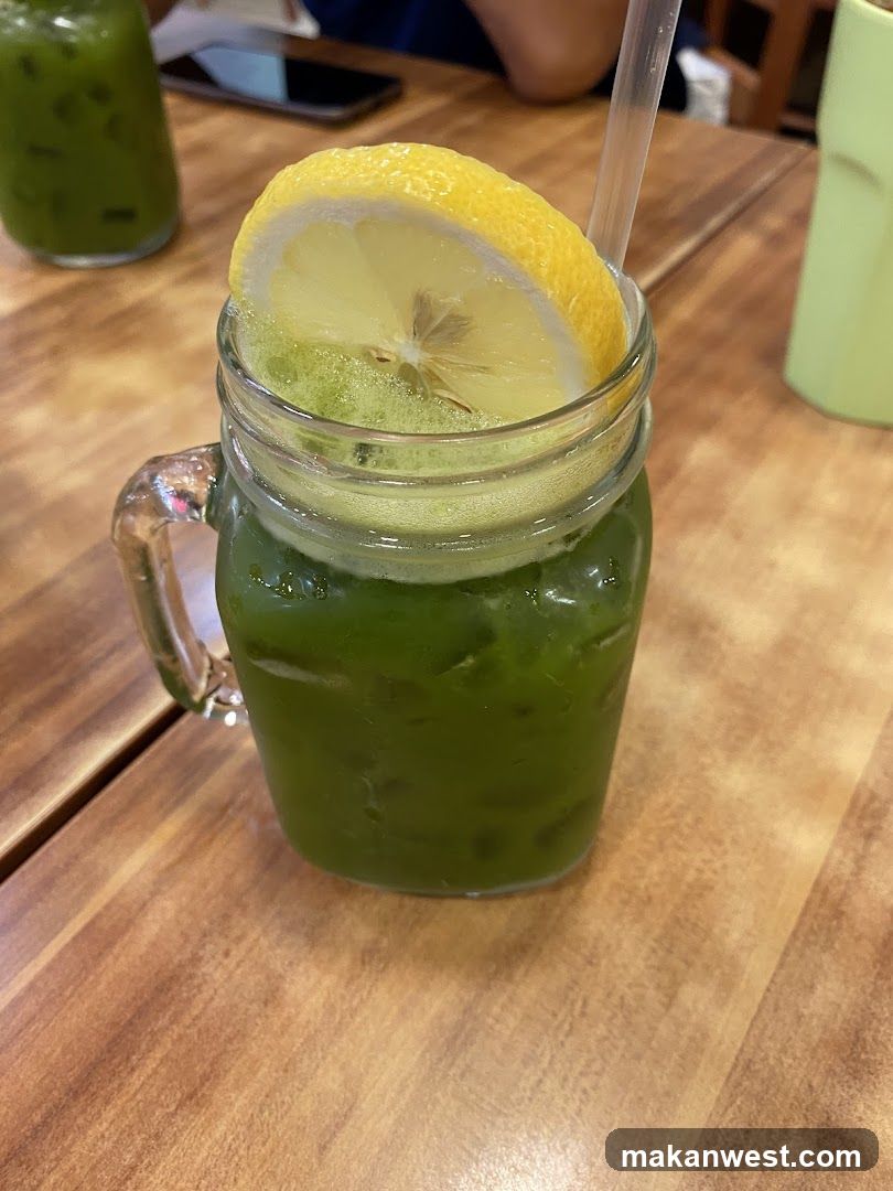 Green Lemonade in Mason Jar