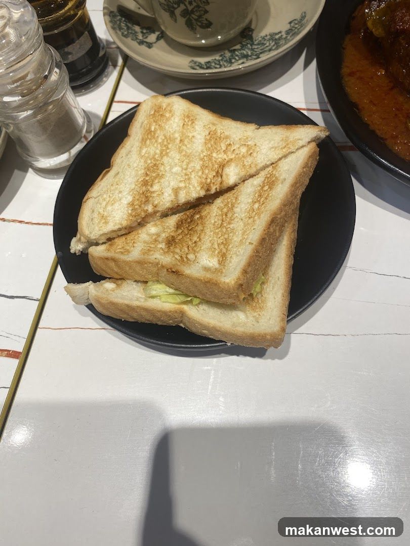Toast Sandwich with Curry