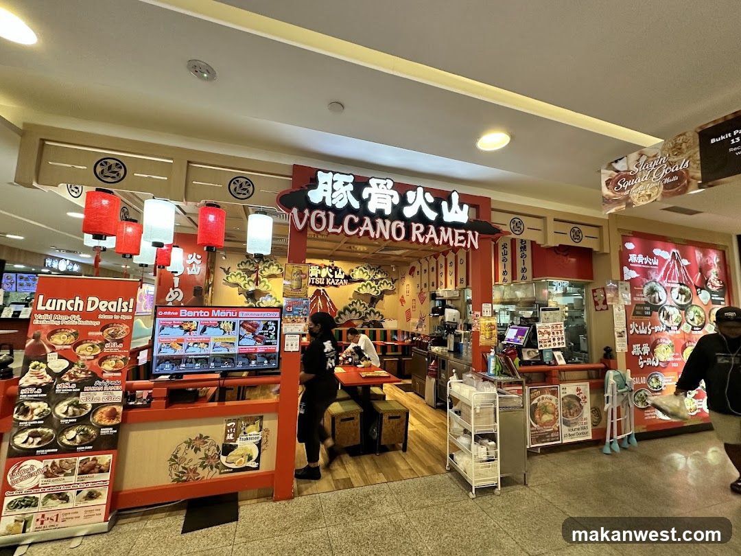 Volcano Ramen Interior