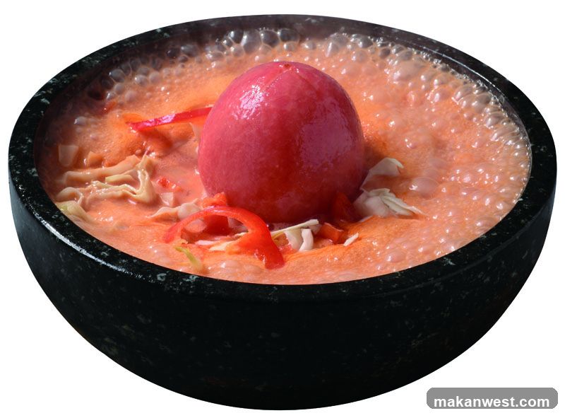 Stuffed Tomato with Broth