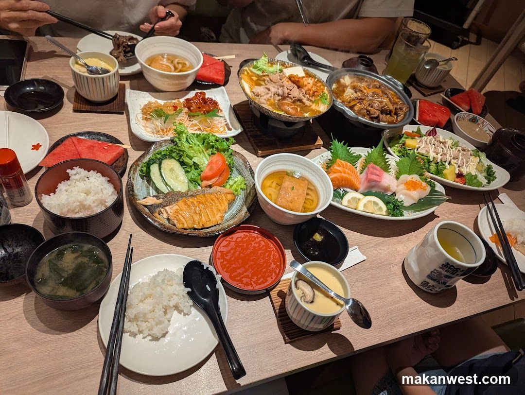 Japanese Restaurant Table Setting
