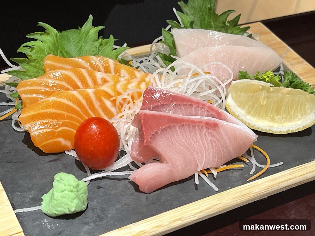 Sashimi Platter with Salmon, Tuna, and Lemon
