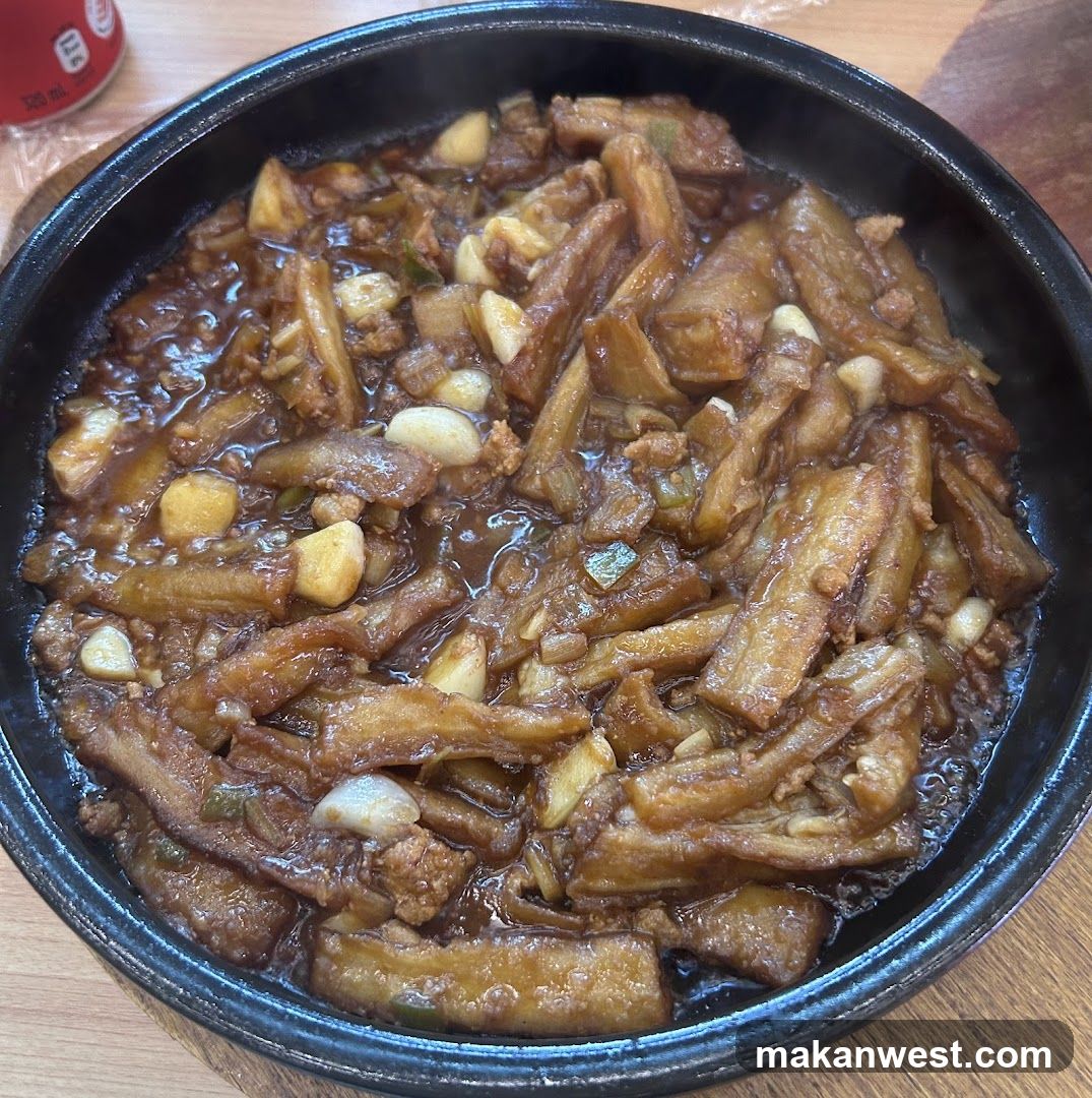 Stir-fried Vegetable Dish in Clay Pot