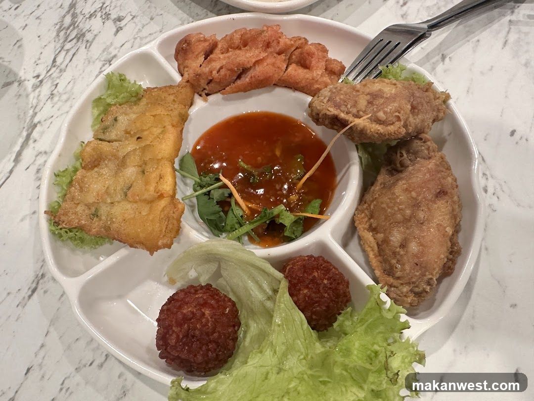 Fried Food Platter with Sauce