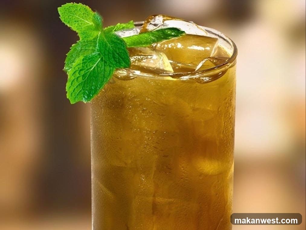 Iced Tea with Mint Garnish