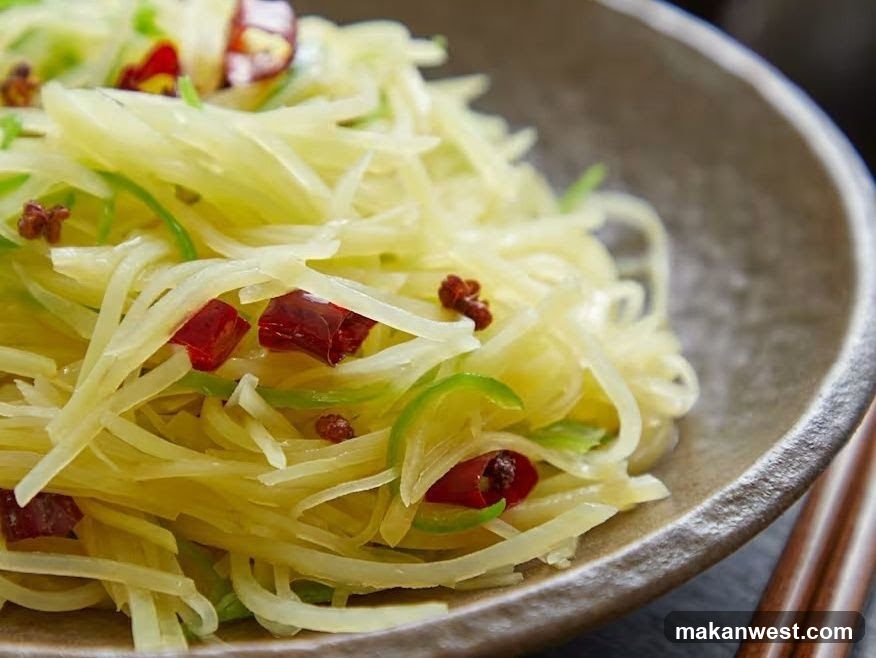 Spicy Potato Shreds with Chili and Peppercorns