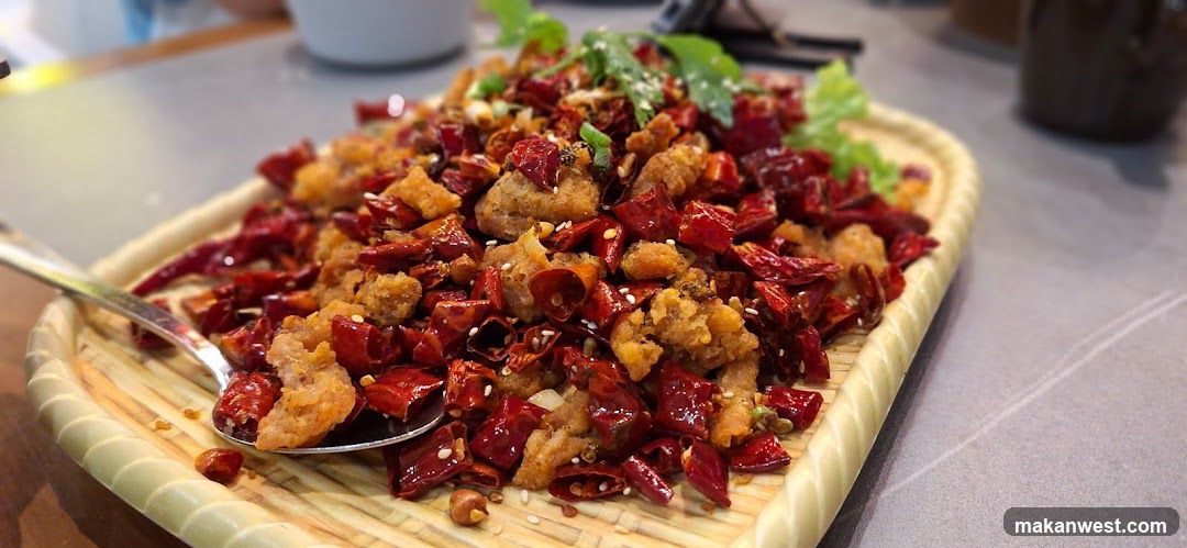 Spicy Stir-fried Dish with Dried Chilies