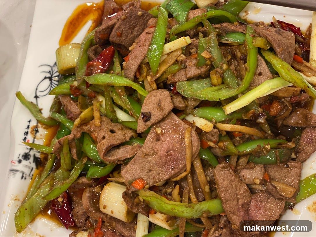 Stir-fried Liver with Green Peppers