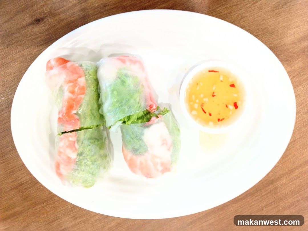 Fresh Spring Rolls with Dipping Sauce