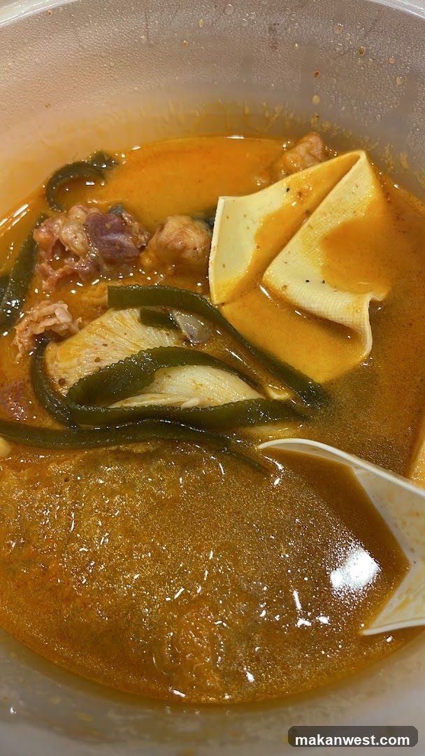 Spicy Soup with Tofu and Meat