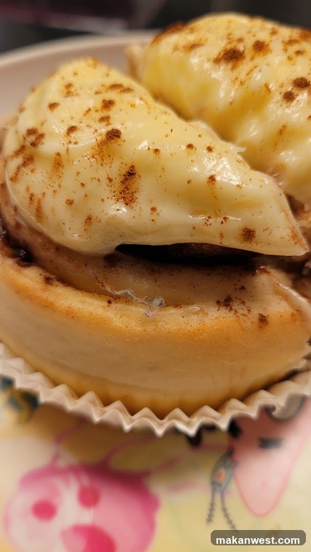 Cinnamon Roll with Caramel Sauce