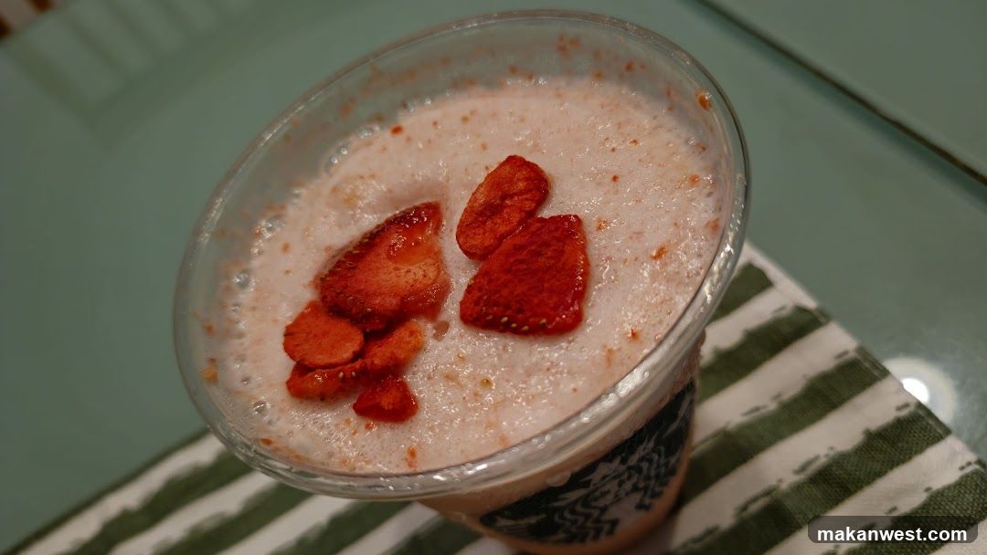 Strawberry Milkshake with Foam