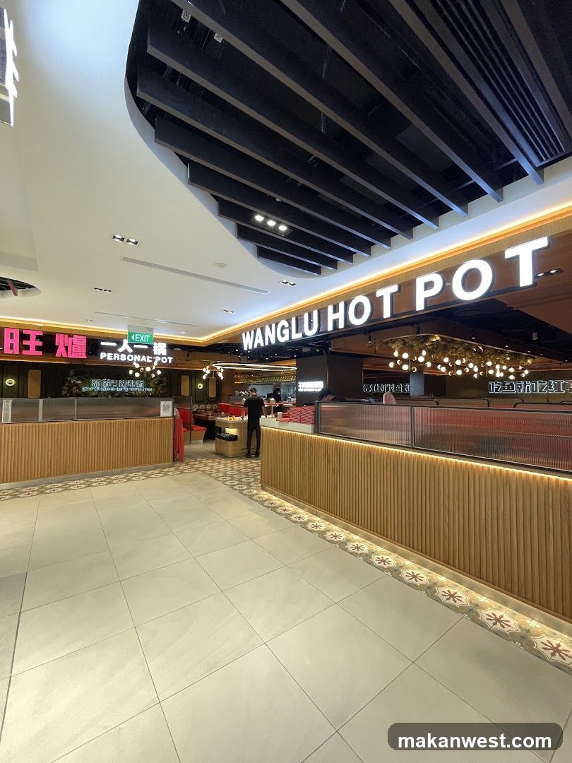Wanlu Hot Pot Interior View