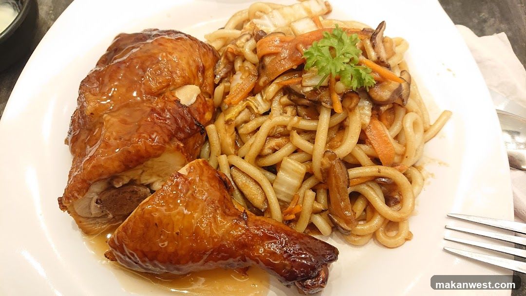 Chicken and Noodles Dish
