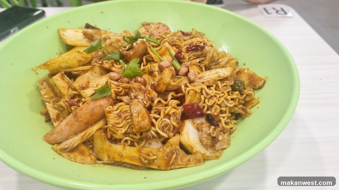 Spicy Noodle Dish in Green Bowl