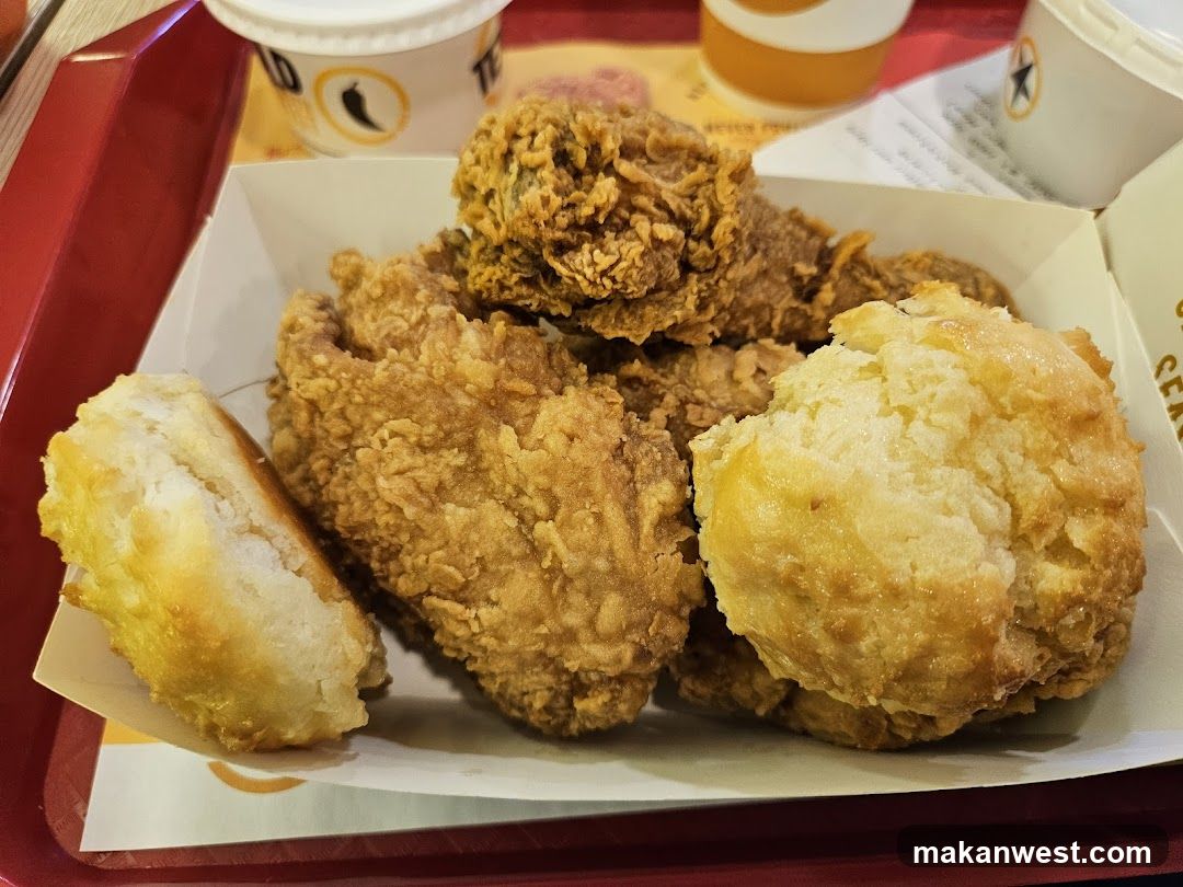 Fried Chicken and Biscuits Meal