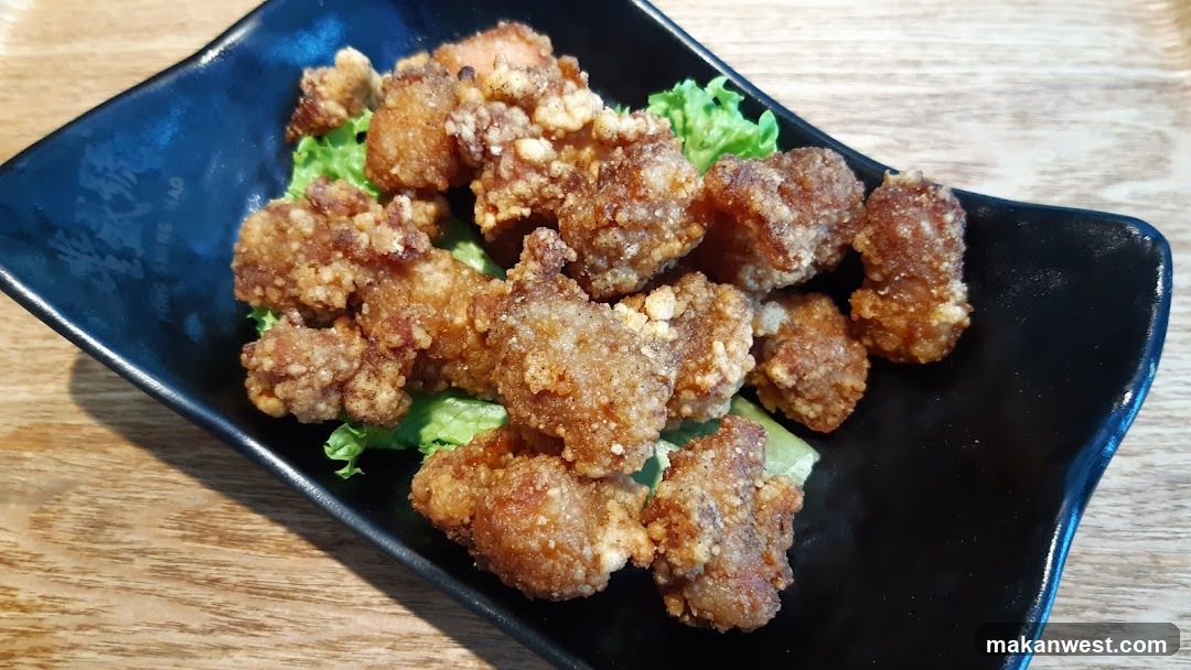 Fried Chicken with Lettuce