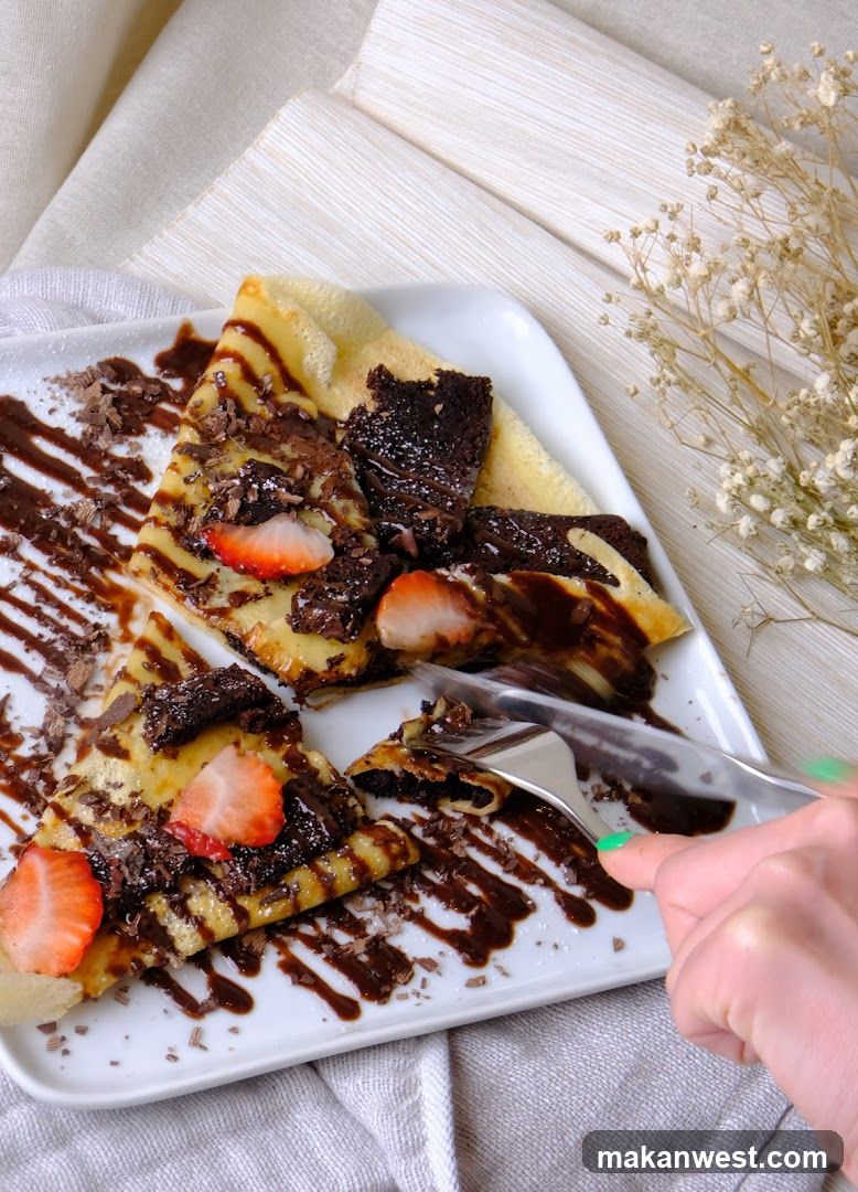 Chocolate Crepe with Strawberries and Brownies