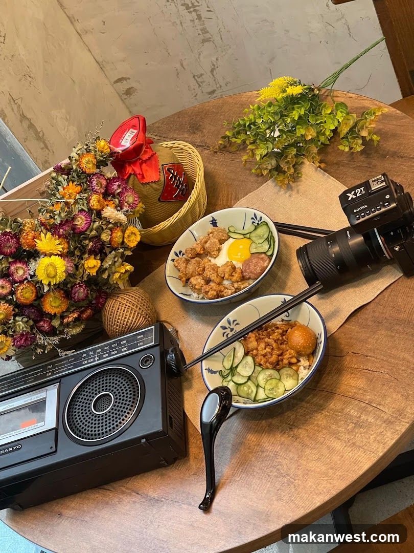 Rice Bowl with Camera and Radio