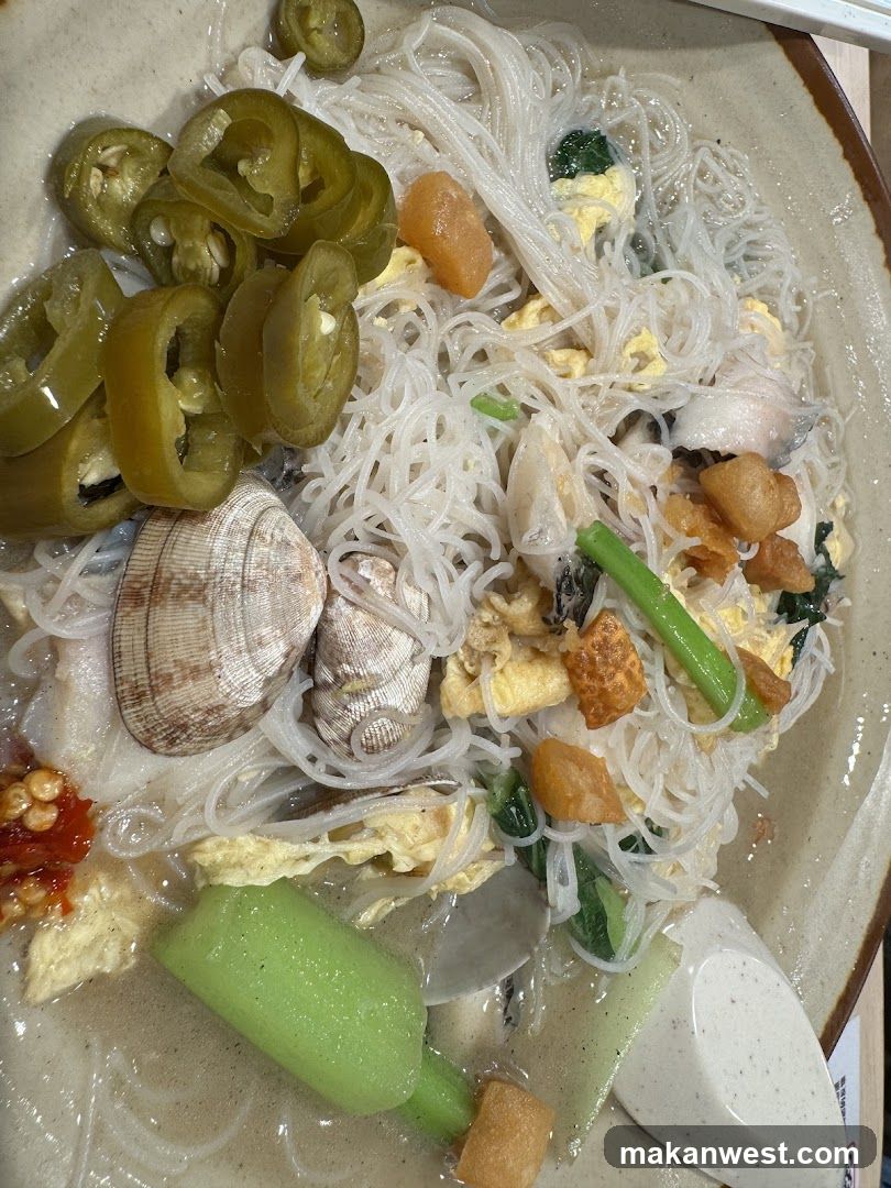 Noodle Dish with Clams and Peppers