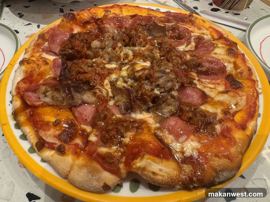 Pizza with Meat and Pepperoni