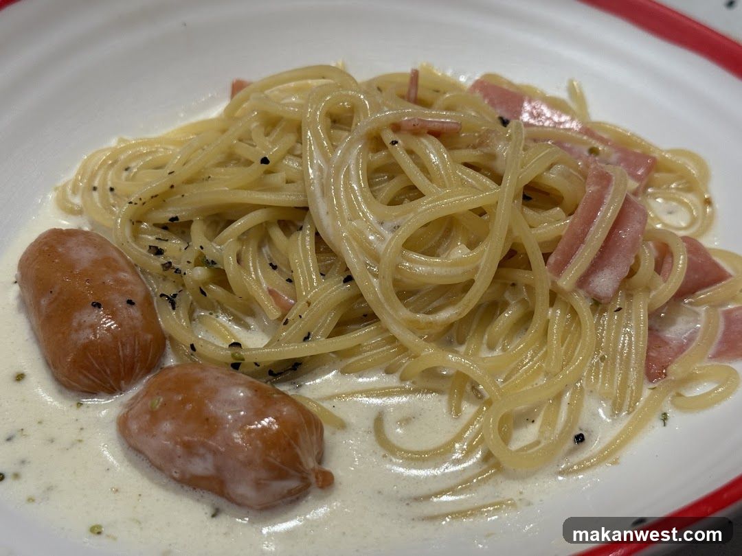 Creamy Pasta with Sausage and Ham