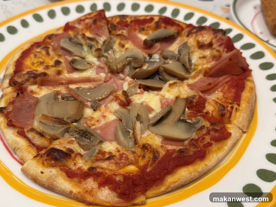 Mushroom and Ham Pizza