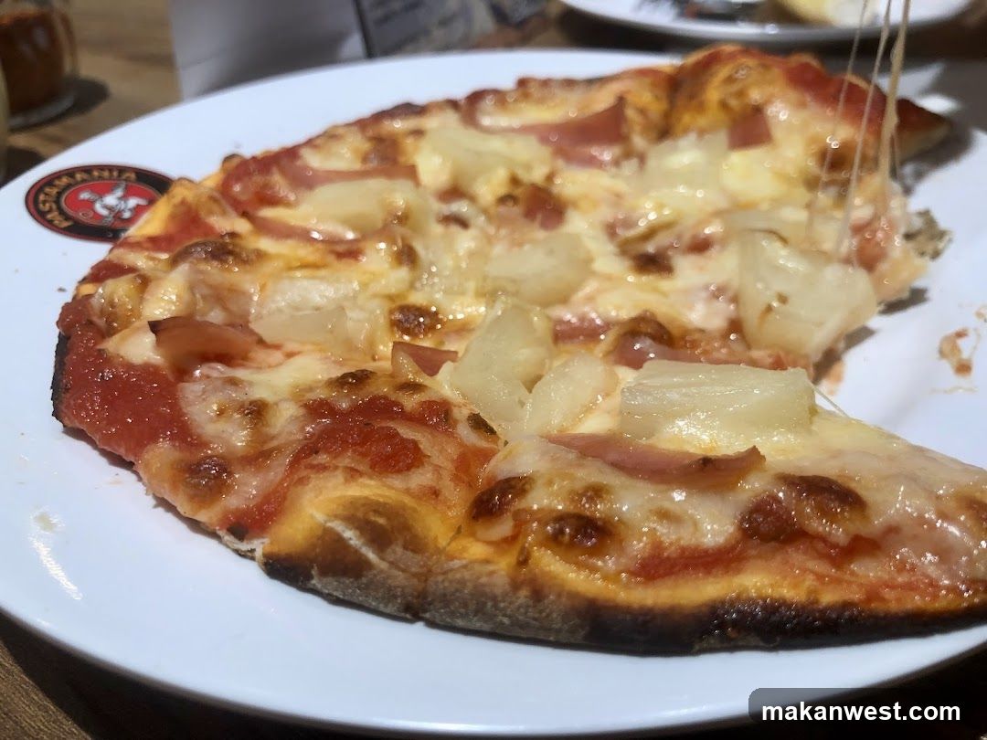 Pizza with Pineapple and Ham