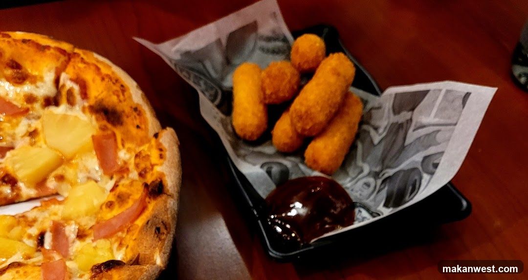 Pizza and Tacos with Sauce