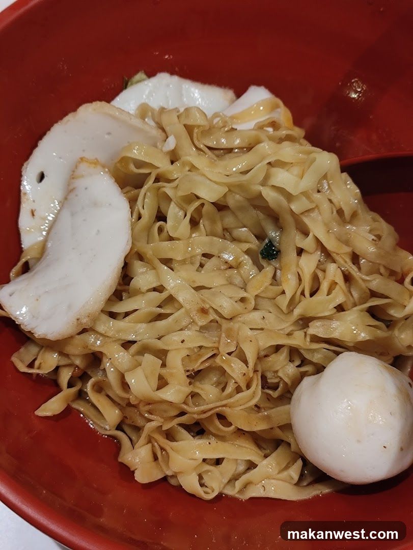Noodle Bowl with Fish Cake and Egg