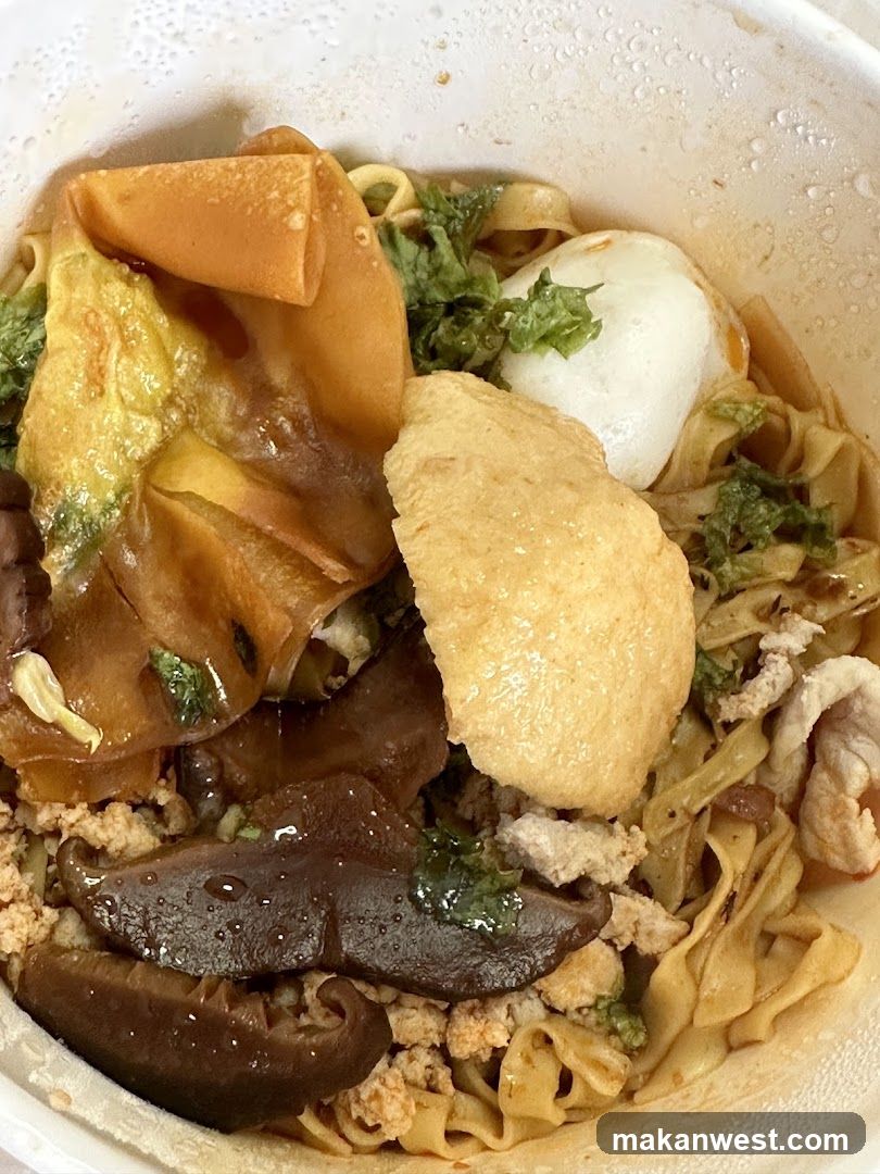 Noodle Bowl with Tofu and Mushrooms