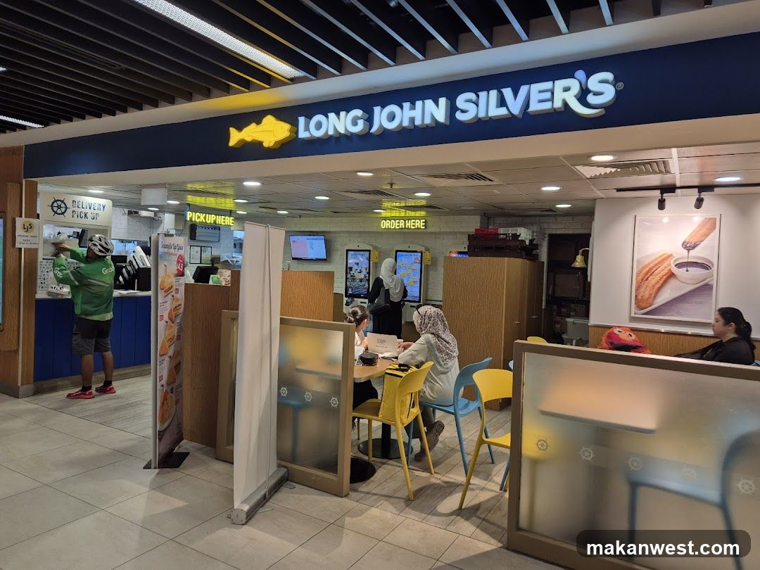 Long John Silver's Interior View
