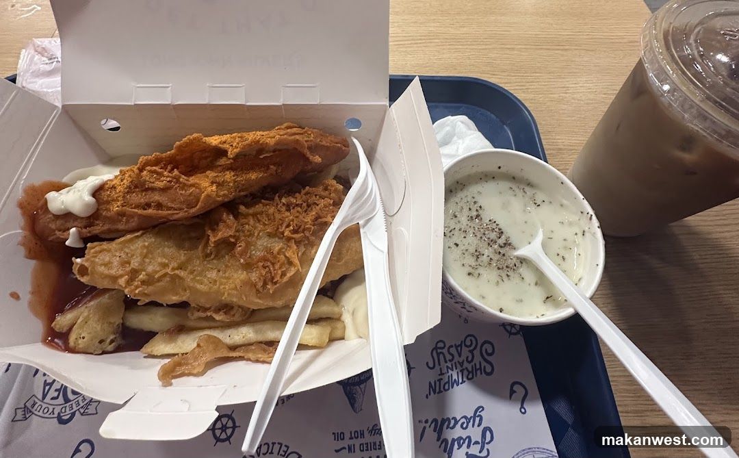 Fried Fish Meal with Sauce and Drink