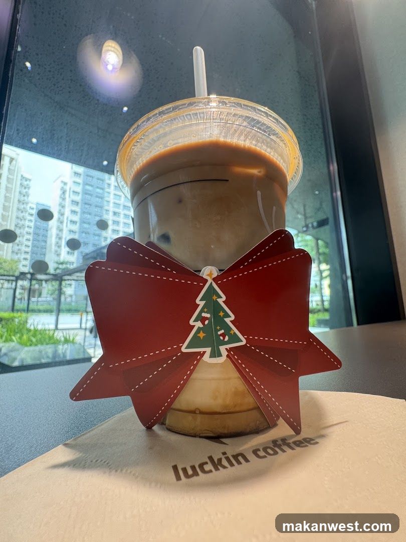 Luckin Coffee Christmas Drink