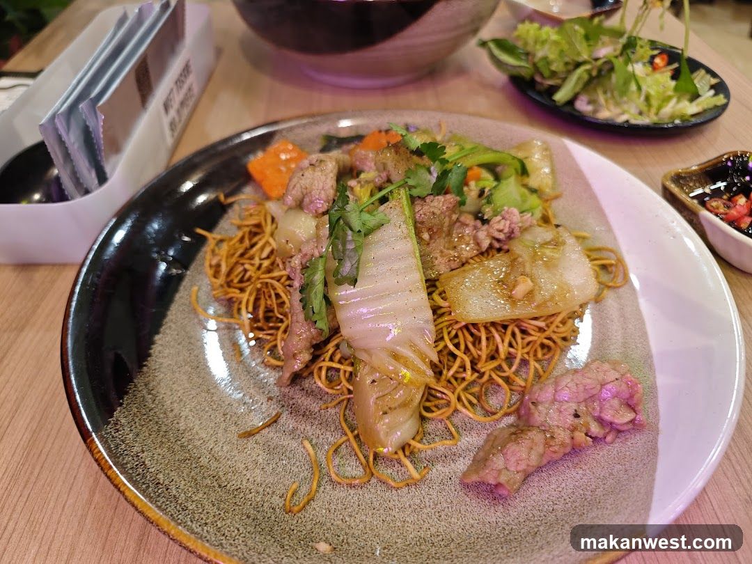 Noodle Dish with Meat and Vegetables