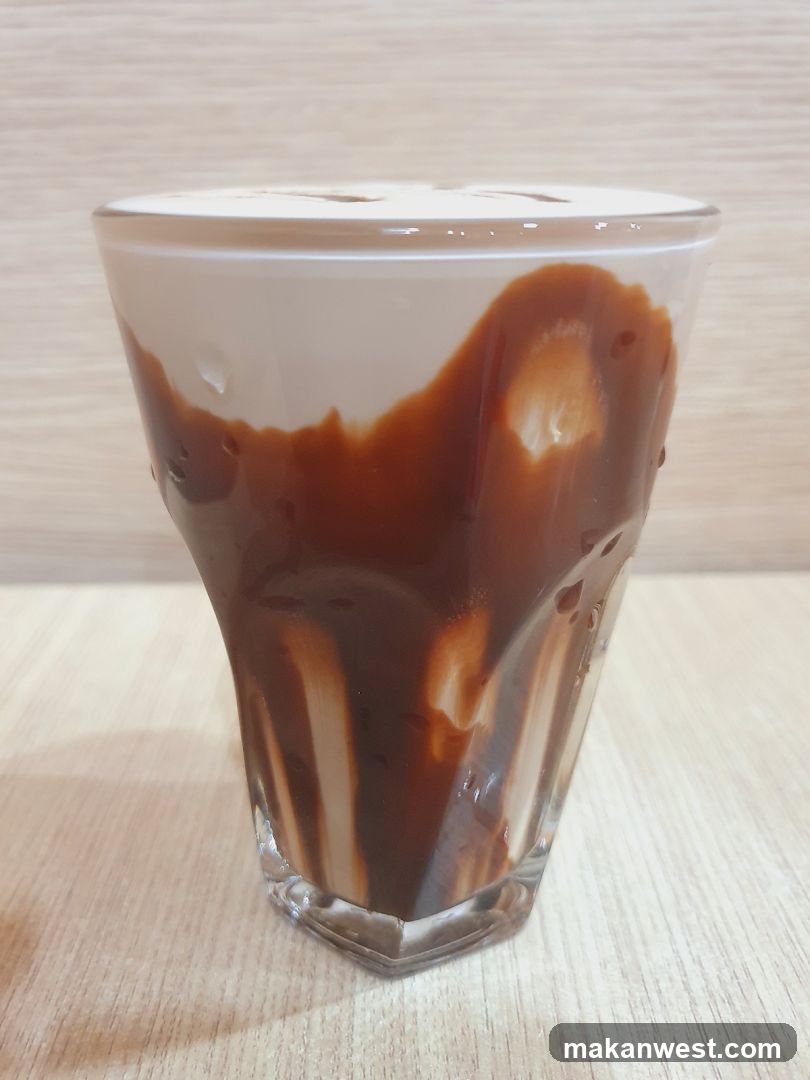 Caramel Drizzle Coffee Drink